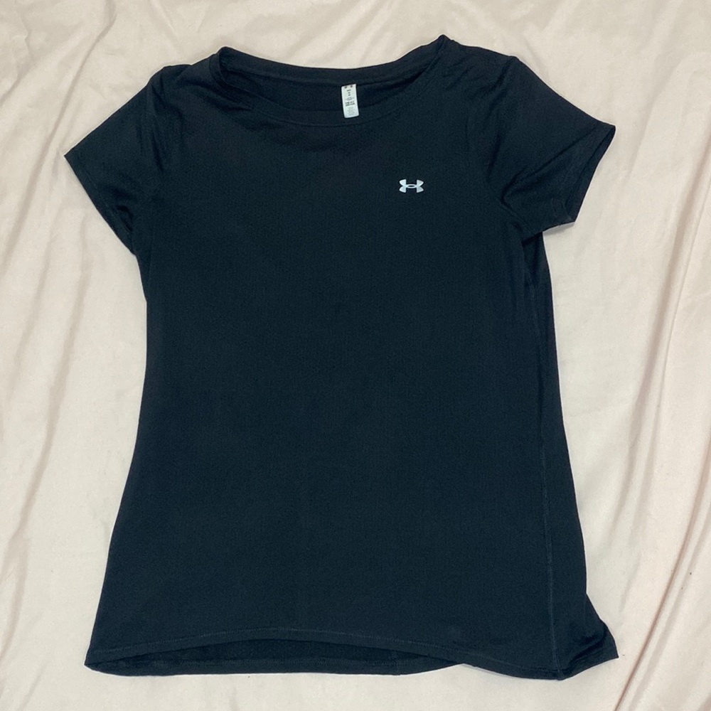 UNDER ARMOUR ATHLETIC TOP SIZE M